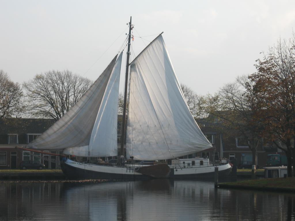 ライデン Zeilschip De Vrouw Dinaヴィラ エクステリア 写真